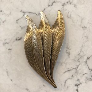 Vintage gold feather brooch